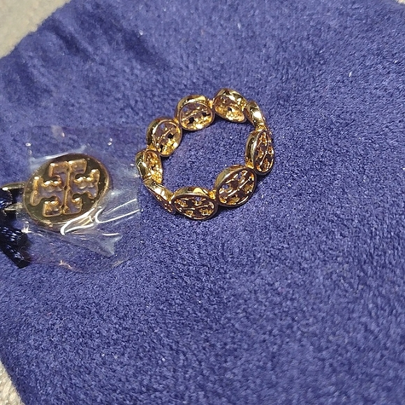 Tory Burch Monogram Gold Ring - Picture 5 of 9